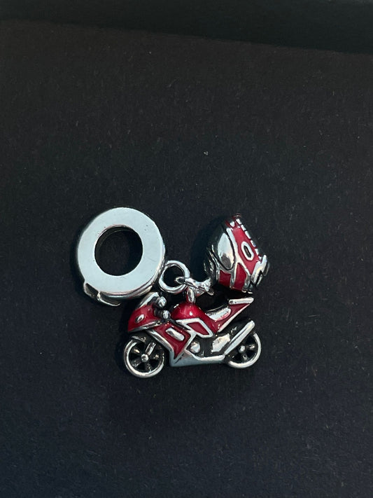 P3 - Pendente Mota e Capacete