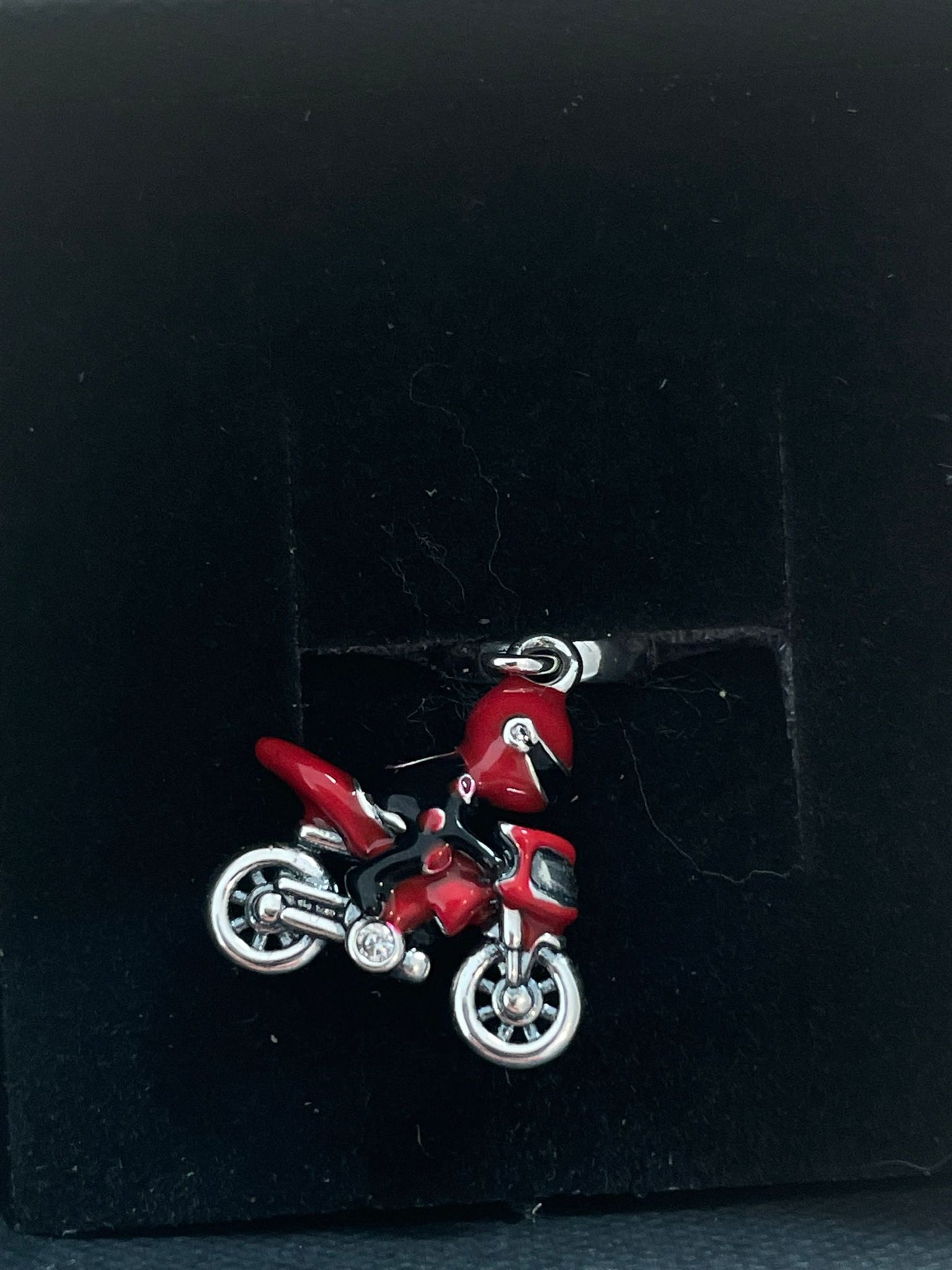 P6- Pendente Motociclista Vermelho